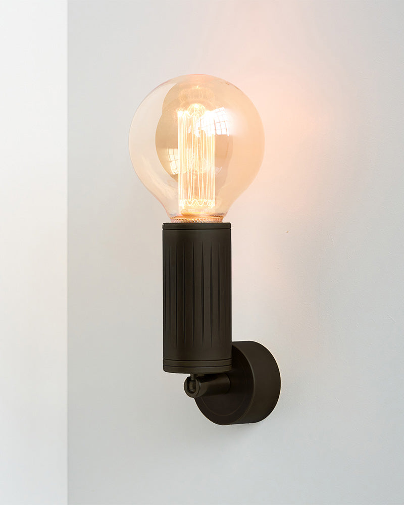 black wall lamp with e27 bulb