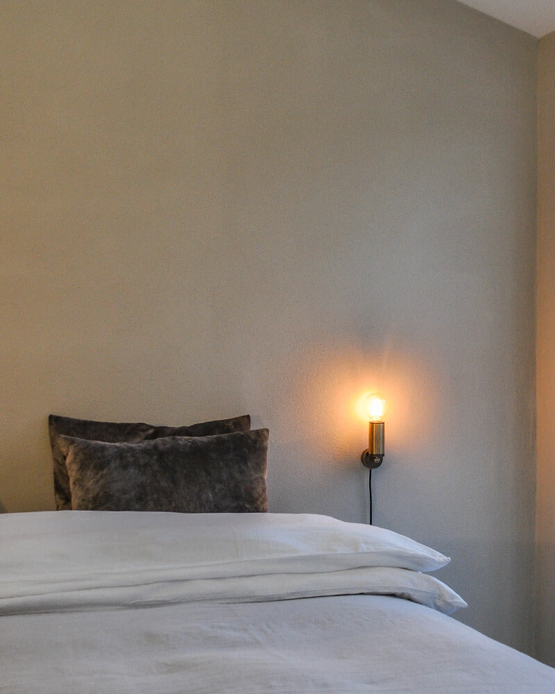 bedside wall lamp in brass with e27 bulb